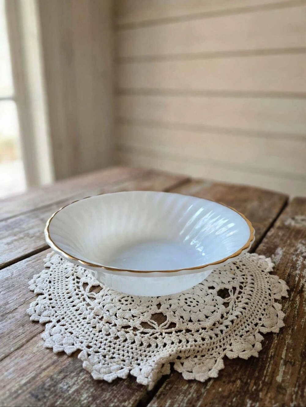 Vintage Anchor Hocking Fire-King White Swirl Gold Trim Serving Bowl